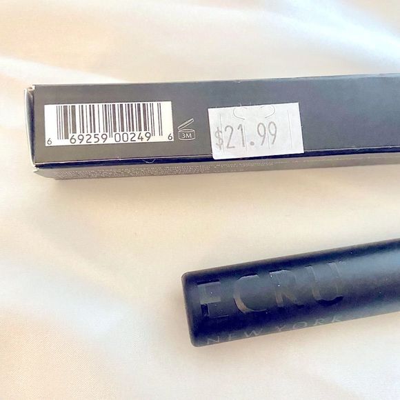 Ecru New York Runway Lash Amplifying Mascara BNIB - Picture 3 of 3